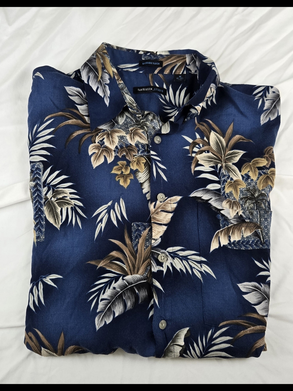 Van Heusen Navy Tropical Floral Short-Sleeve Button-Down Shirt